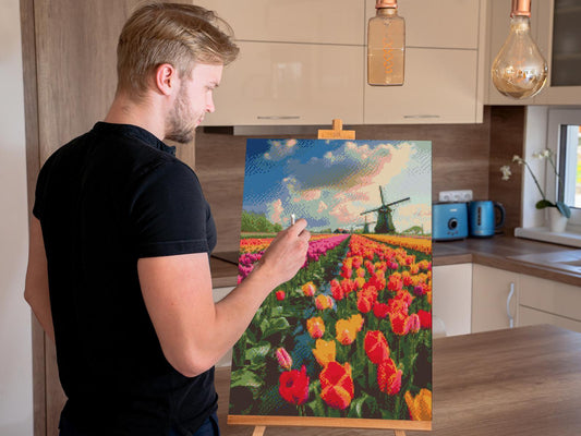 Diamond Painting - Vindmøller i en mark med tulipaner