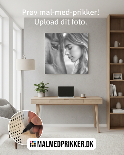 Malmedprikker eget foto lærred på væg med kvinde med hest.