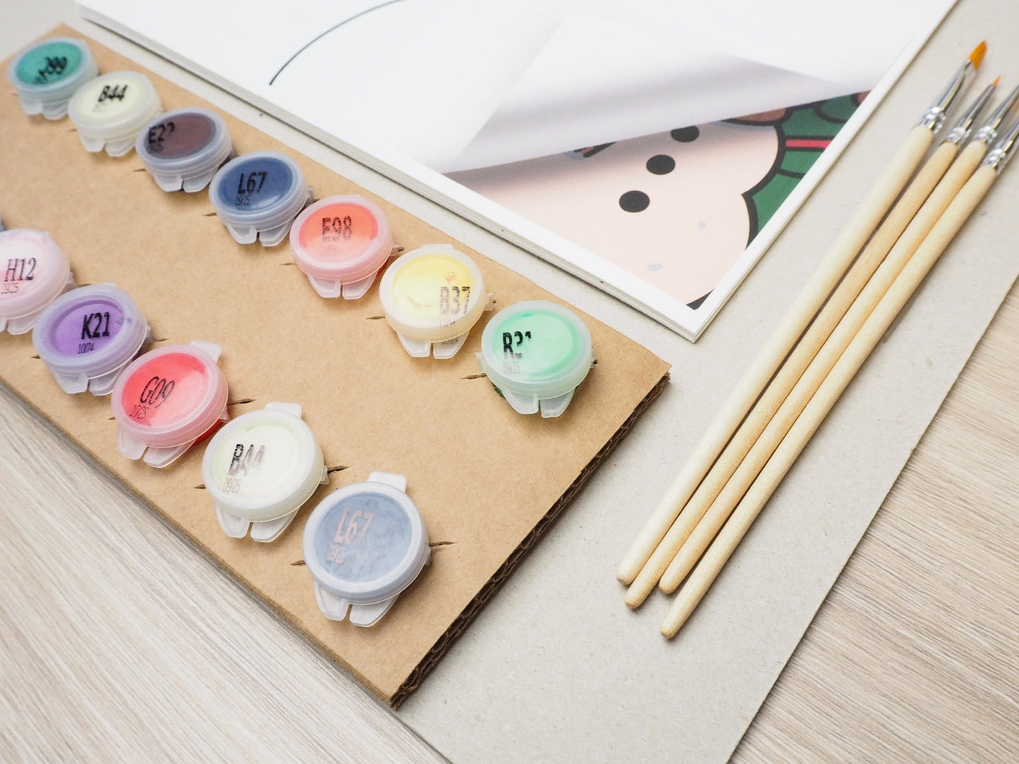 Paint by Numbers malebog med julemotiver - maling og pensler